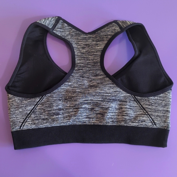 🍍NWOT Saucony Sports Bra🍍 - Picture 2 of 3